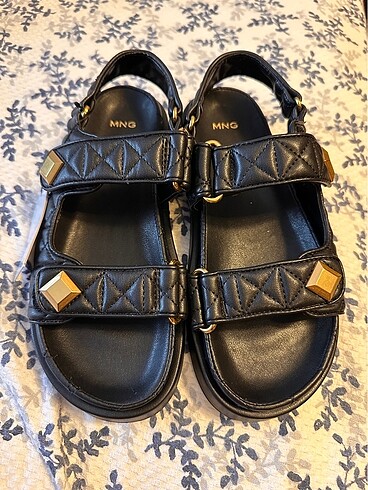 Mango Mango cırt cırtlı dolgulu sandalet, 37 numara. Etiketli hiç giyi