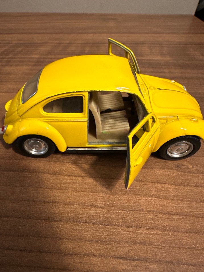 Sarı ve Mavi Renkli Oyuncak Arabalar - Görsel 4