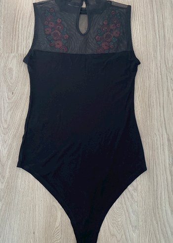 Nakışlı kadın body - Görsel 2