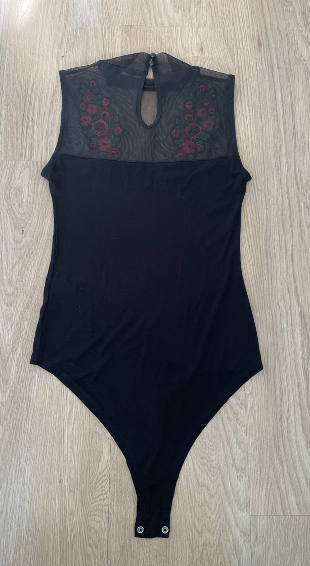 Nakışlı kadın body - Görsel 2