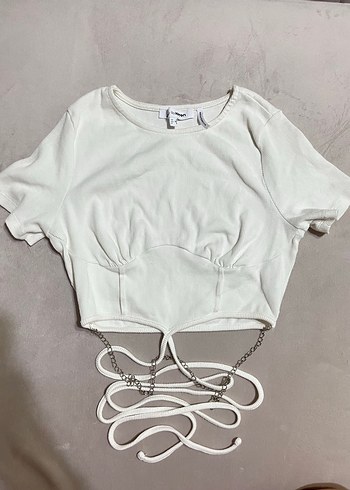 Beyaz Zincir Detaylı Crop Top