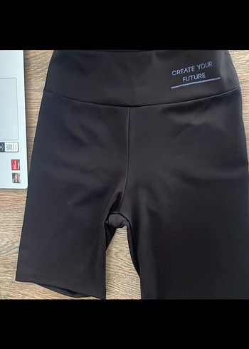 Siyah Baskılı Mini Spor Şort