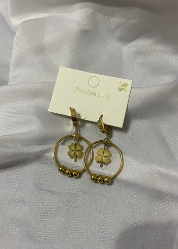 Altın Renkli Mini Boncuklu Minimalist Küpe