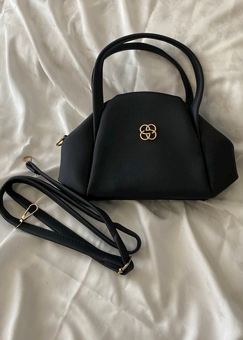 Klasik Siyah Kadın Çantası - Görsel 2