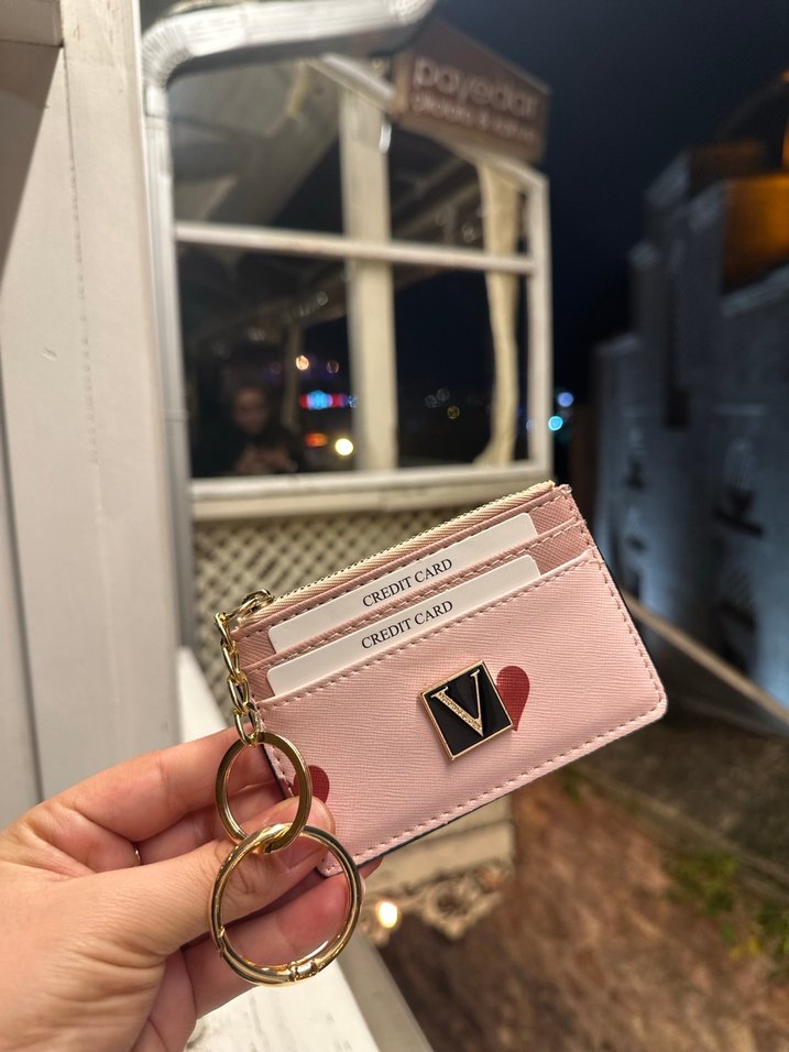 Victoria's Secret Pembe Deri Fermuarlı Cüzdan - Görsel 2