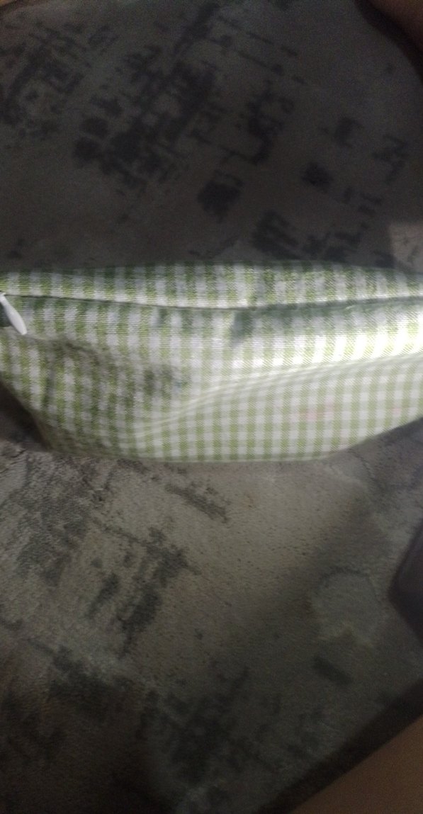 kalem kutu yanda boya var ama bir şeyle gecirebilirsiniz - Görsel 2