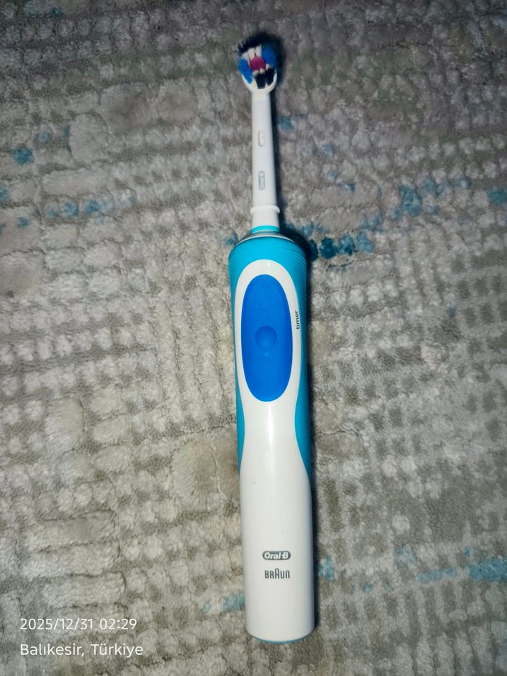 Oral-B Pro Series 1 Elektrikli Diş Fırçası - Görsel 3