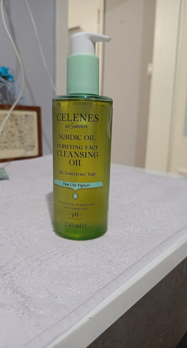 Celenes Nordic Oil Arındırıcı Yüz Temizleme Yağı 250ml - Görsel 2