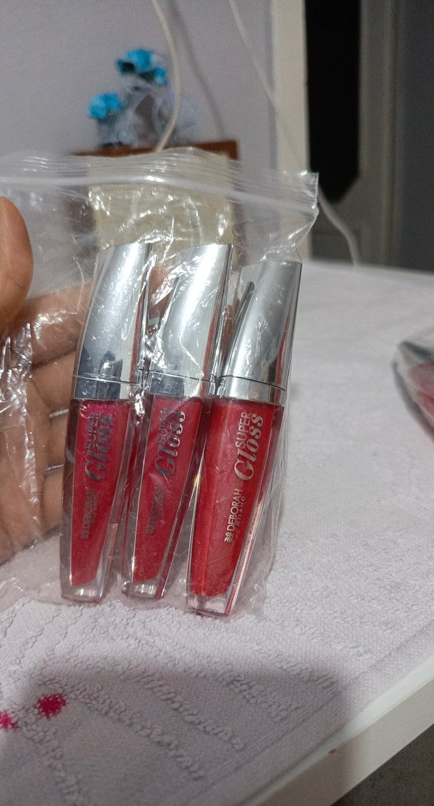 Parlak Kırmızı Dudak Parlatıcısı - Görsel 2