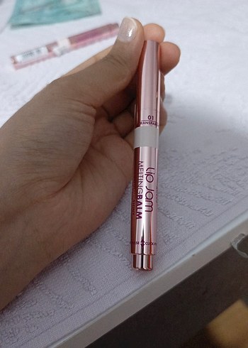 Işıltılı Bej Dudak Kalemi - Görsel 2