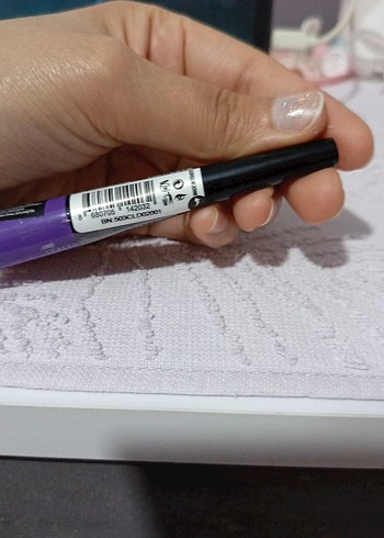 Parlak Eyeliner Kalemi - Görsel 2