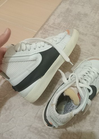 36 Beden beyaz Renk Beyaz Siyah Desenli Bağcıklı Spor Ayakkabı