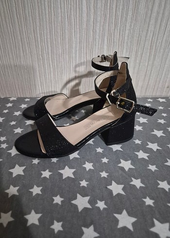 Siyah Tokalı Blok Topuklu Kız Çocuk Ayakkabı  30 sifir - Görsel 11