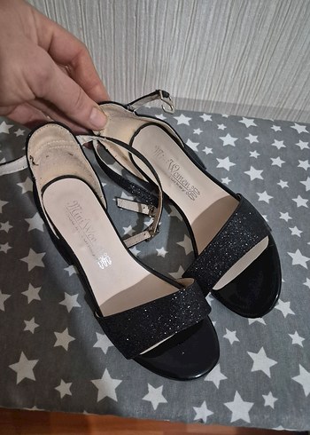 Siyah Tokalı Blok Topuklu Kız Çocuk Ayakkabı  30 sifir - Görsel 6