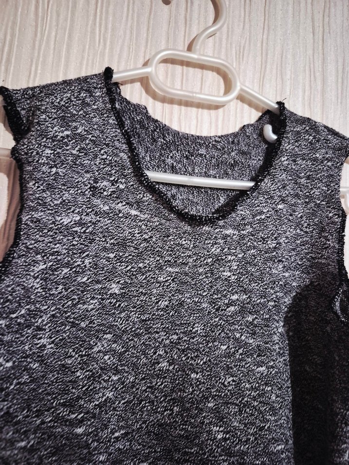 Gri Kolsuz Mini Örgü Kiz Çocuk Atlet 5.6.7 yaş - Görsel 2