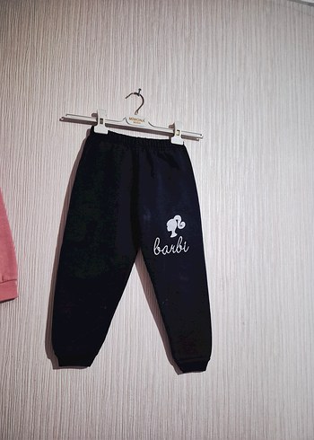 Barbie kiz  takim 4.5 yaş  tüm ürünlere teklifler Kabuledilir - Görsel 3