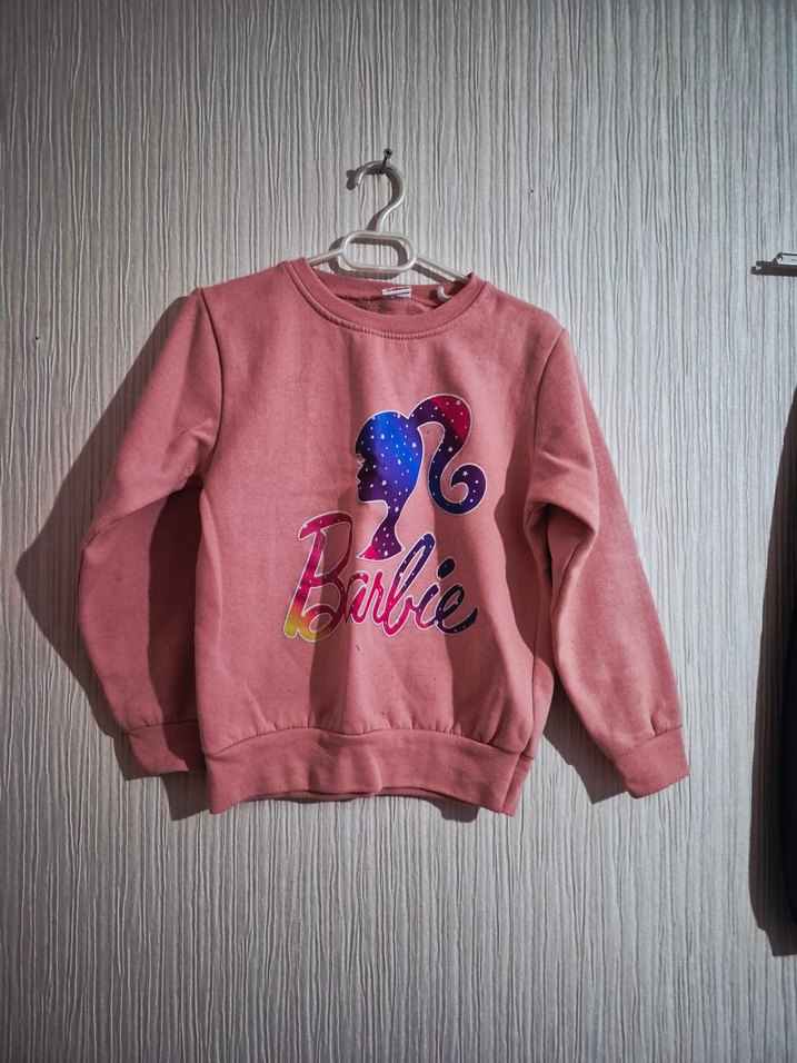 Barbie kiz  takim 4.5 yaş  tüm ürünlere teklifler Kabuledilir - Görsel 4