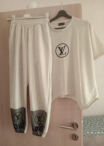 l Beden beyaz Renk Beyaz Kadın Mini Eşofman Takımı sifir louis Vuitton l beden