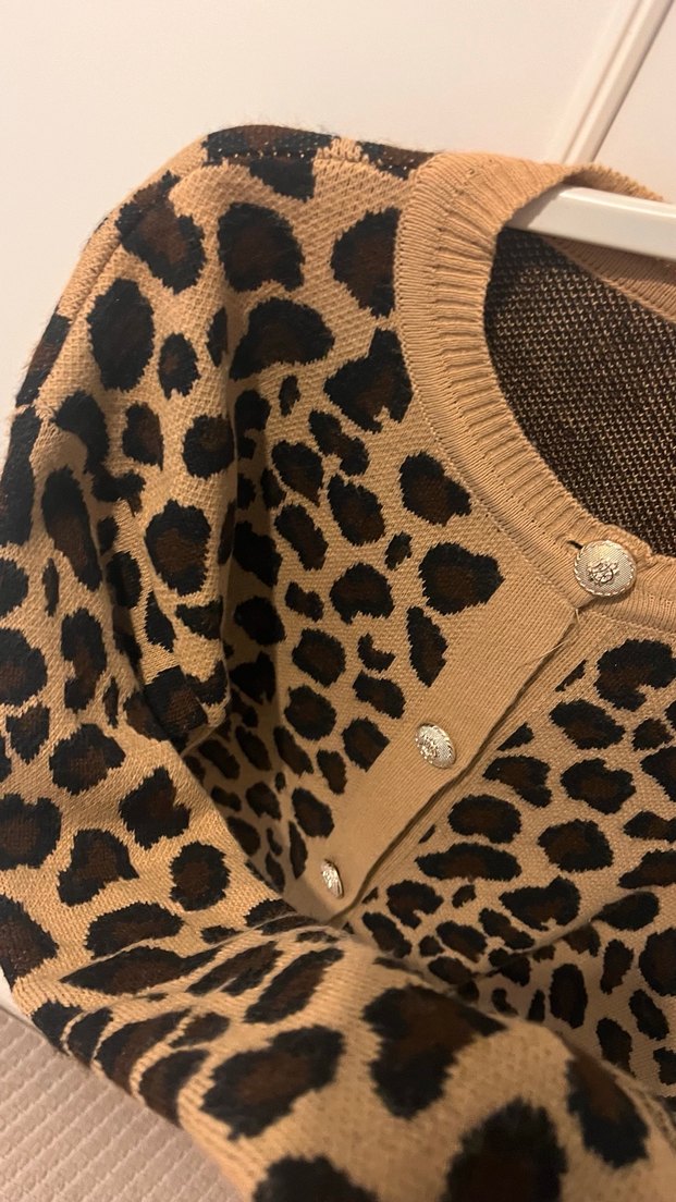 Düğmeli Leopar Desenli Kahverengi Kadın Hırka - Görsel 2