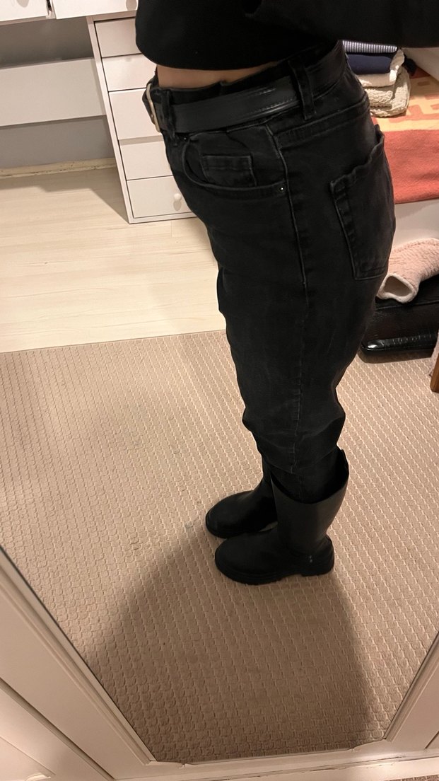 Kemerli Siyah Midi Boy Kadın Jean - Görsel 2