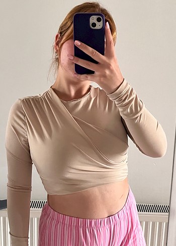 Bej Yüksek Yakalı Uzun Kollu Crop Top