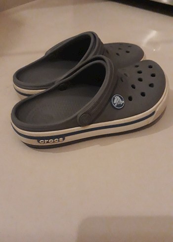 Crocs Gri Erkek Terlik - Minimalist ve Rahat