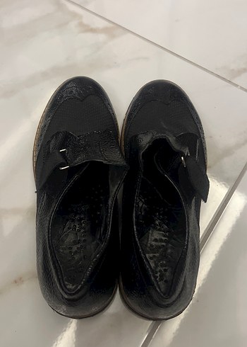 Kemerli Siyah Yılan Desenli Klasik Kadın Ayakkabı - Görsel 5