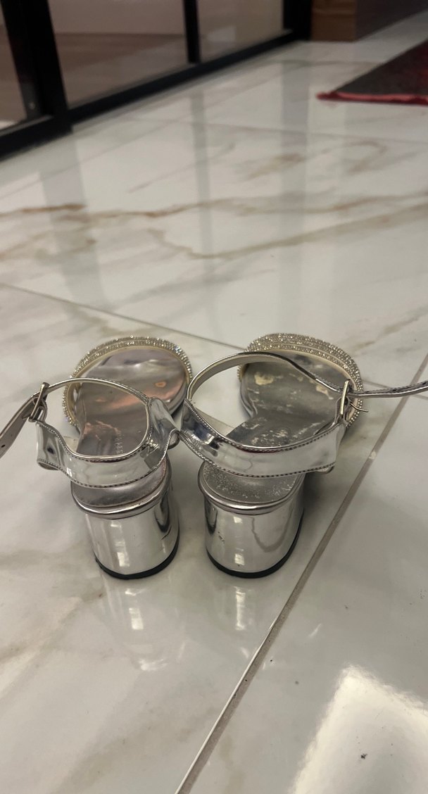 Gri Parlak Metal Kadın Dolgu Topuklu Ayakkabı - Görsel 3