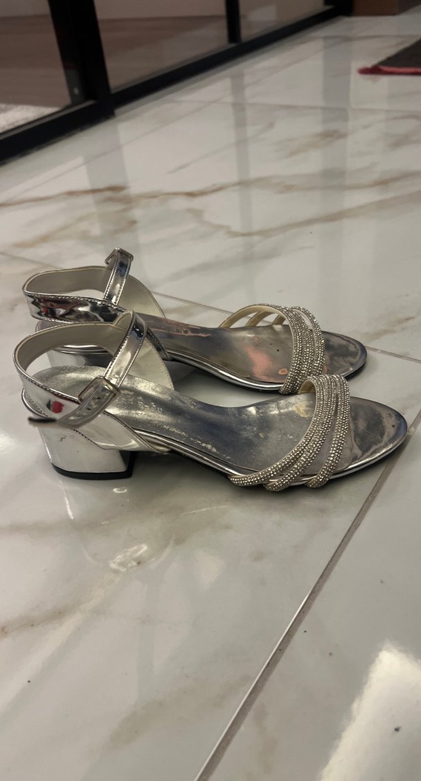 Gri Parlak Metal Kadın Dolgu Topuklu Ayakkabı - Görsel 2