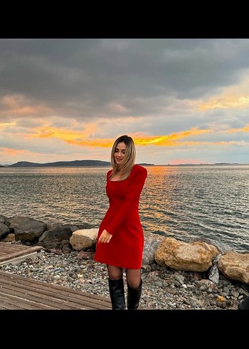 l Beden Uzun Kollu Kırmızı Elbise