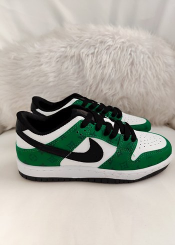 Nike Yeşil Siyah Bağcıklı Spor Sneaker