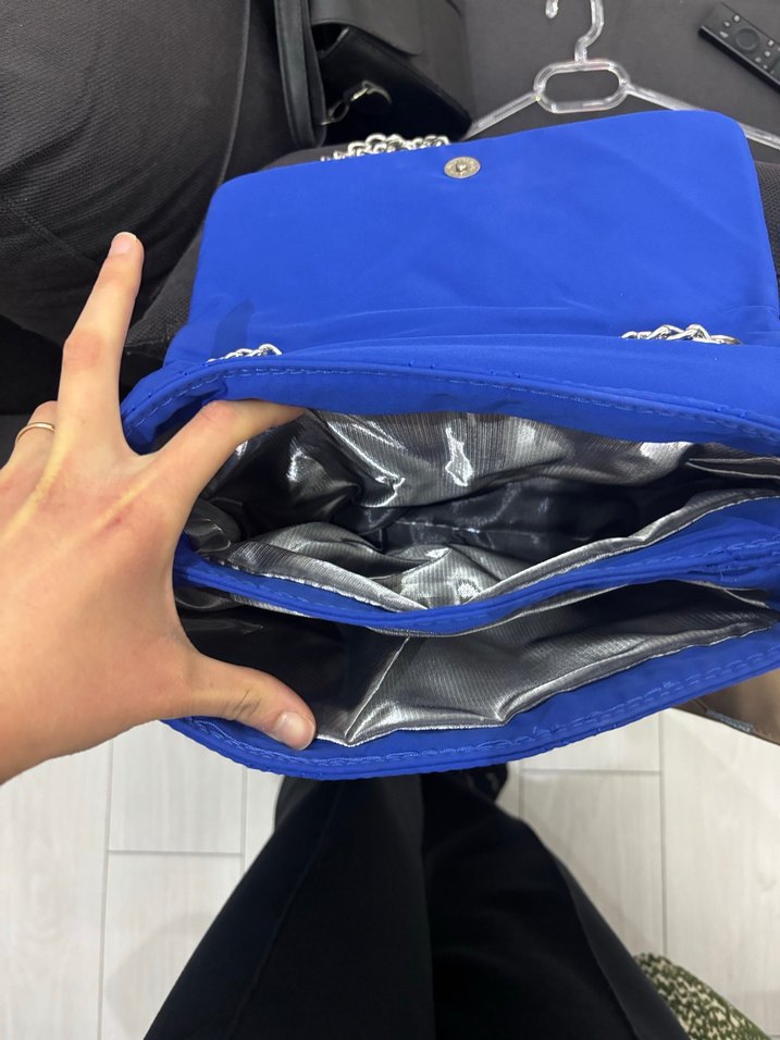 Zincir Detaylı Parlak Mavi Kadın Çanta - Görsel 5