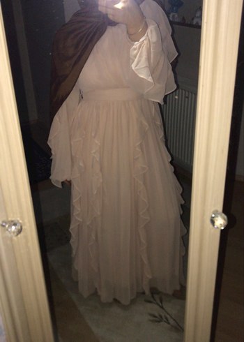 Bej Uzun Volanlı Kadın Elbise - Görsel 4