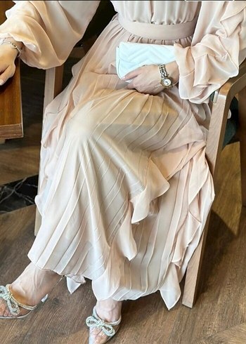 Bej Uzun Volanlı Kadın Elbise - Görsel 2