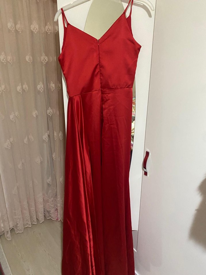 Kırmızı Uzun Drapeli V-Yaka Abiye Elbise - Görsel 2