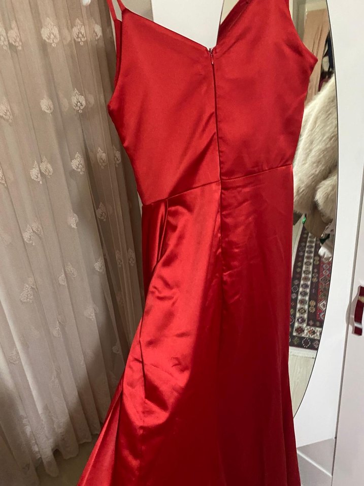 Kırmızı Uzun Drapeli V-Yaka Abiye Elbise - Görsel 5