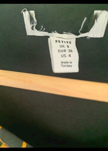 V Yaka Kahverengi Yılan Desenli Midi Elbise - Görsel 3