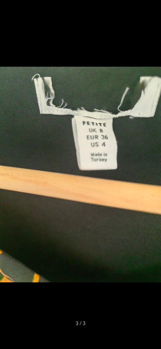 V Yaka Kahverengi Yılan Desenli Midi Elbise - Görsel 3