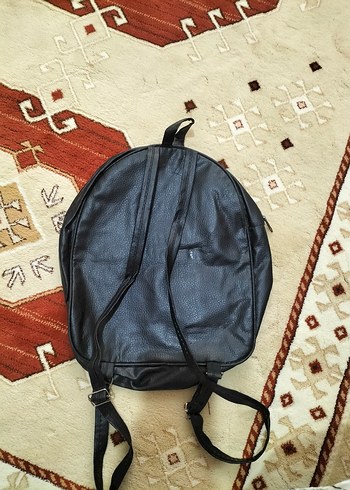 Guess Tokalı Siyah Deri Kadın Sırt Çantası