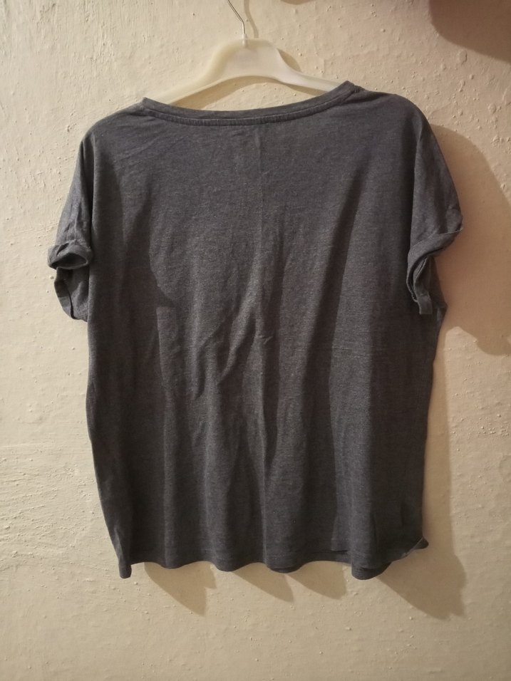 Payet Detaylı Gri Kadın Tişört - Görsel 3