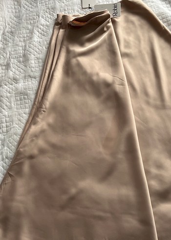 Bej Uzun Saten Etek - Görsel 2