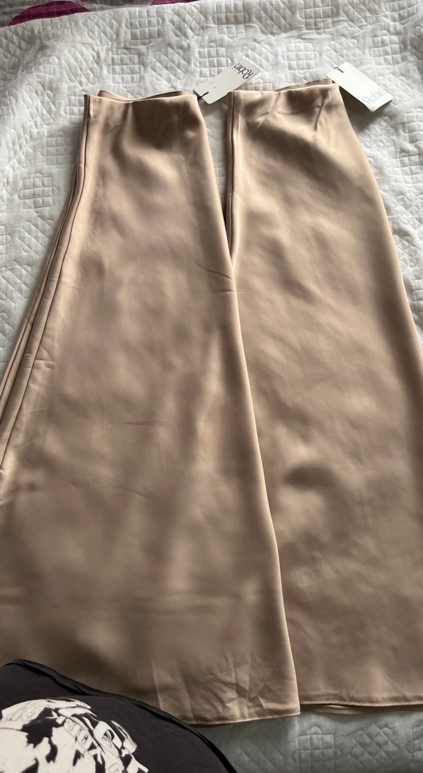 Bej Uzun Saten Etek - Görsel 4