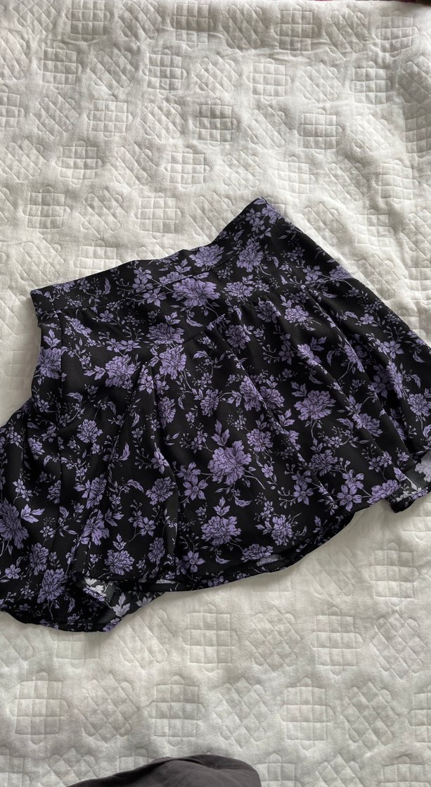 Mor Desenli Volanlı Midi Etek - Görsel 3