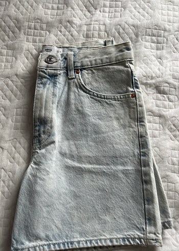 Düğmeli Açık Mavi Midi Denim Şort - Görsel 3
