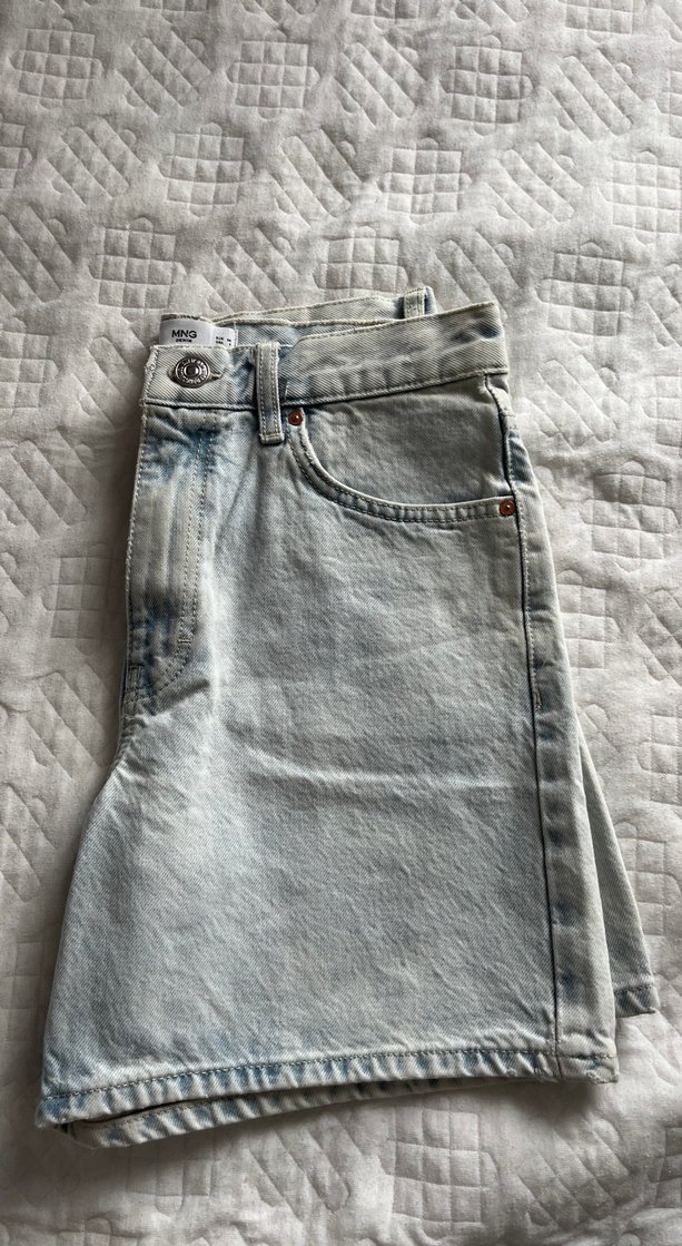 Düğmeli Açık Mavi Midi Denim Şort - Görsel 3