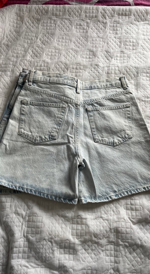 Düğmeli Açık Mavi Midi Denim Şort - Görsel 2