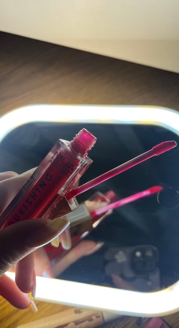 Parlak Kırmızı glos - Görsel 2