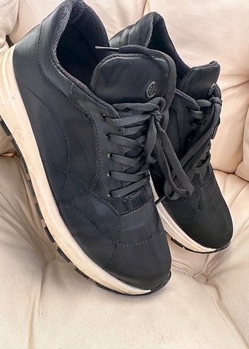 37 Beden Siyah Stiletto Topuklu Kadın Spor Ayakkabı