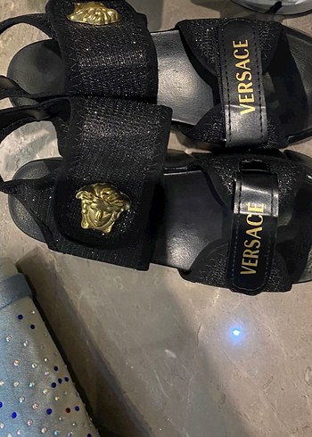 Versace Versace Siyah Yılan Desenli Kadın Dolgu Topuklu Sandalet