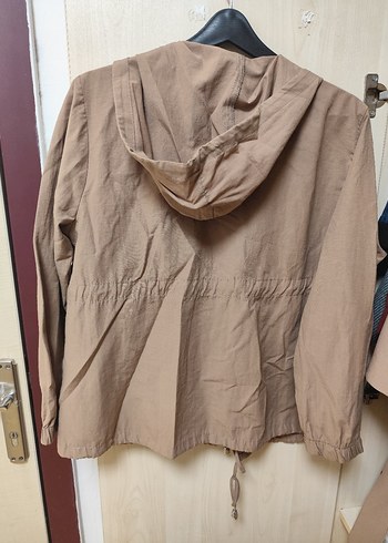 Bej Düğmeli Kadın yağmurluk - Görsel 4